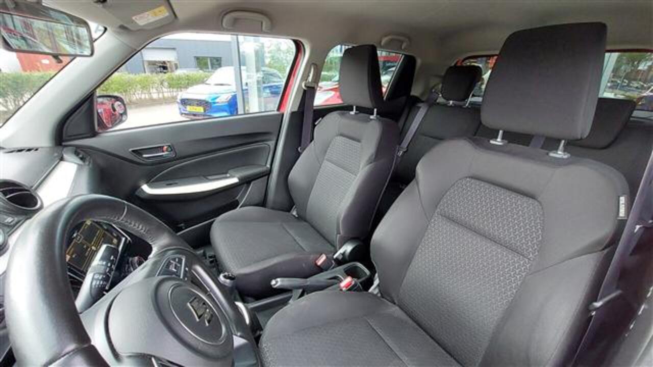 Suzuki SWIFT 1.2 Style Smart Hybrid