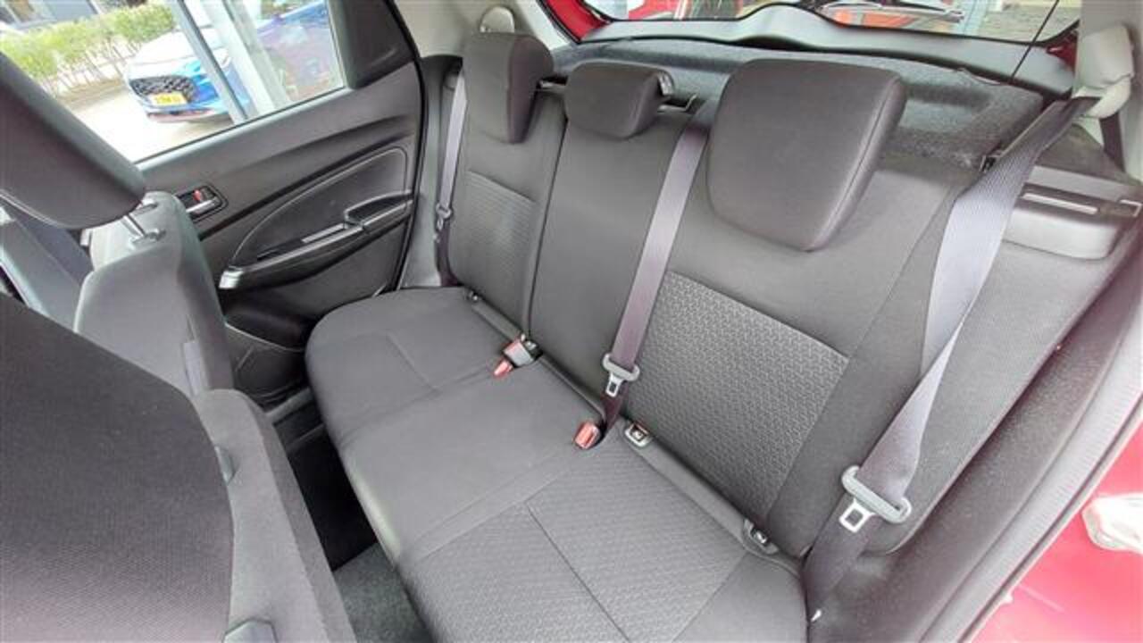 Suzuki SWIFT 1.2 Style Smart Hybrid