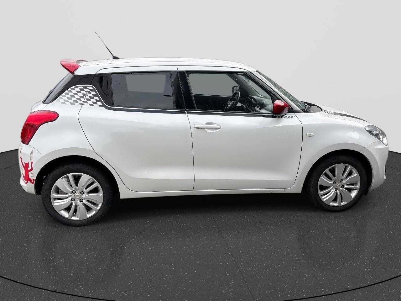 Suzuki SWIFT 1.0 Stijl Smart Hybrid | Rijklaarprijs