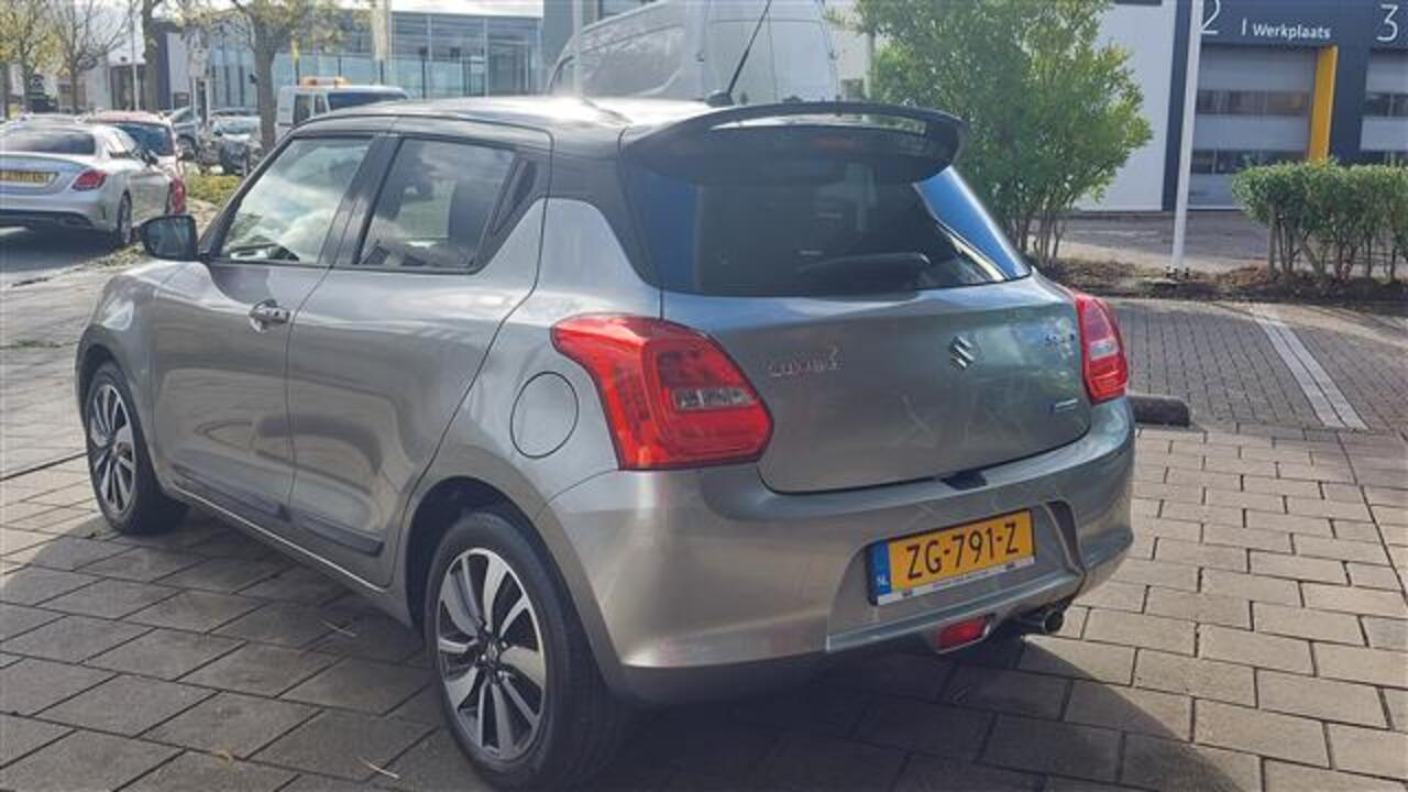 Suzuki SWIFT 1.2 STYLE SMART HYBRID