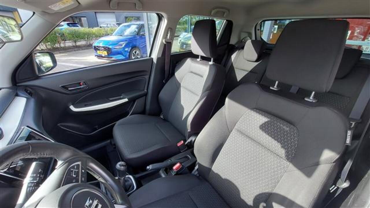 Suzuki SWIFT 1.2 STYLE SMART HYBRID