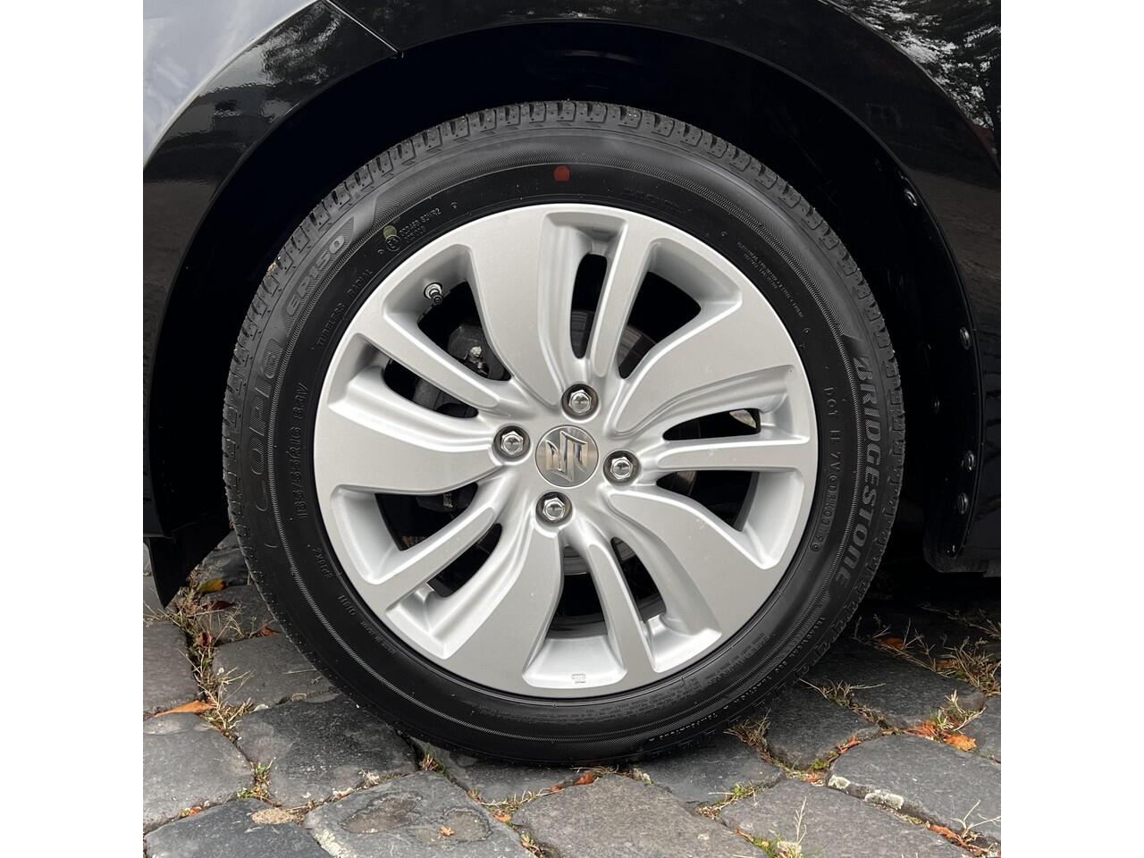 Suzuki SWIFT 1.0 Select | 16" LMV | Carplay | Camera | Stoelverw. | All-in rijklaarprijs