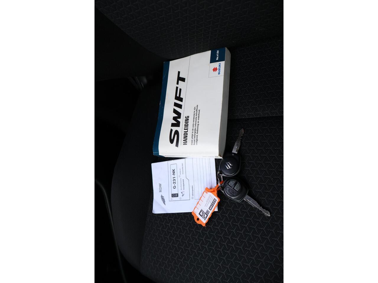 Suzuki SWIFT 1.2 Select 2e Eigenaar | Volledig onderh | BTW | Camera | Stoelverwarming | Bluetooth | DAB | Multimedia | LED