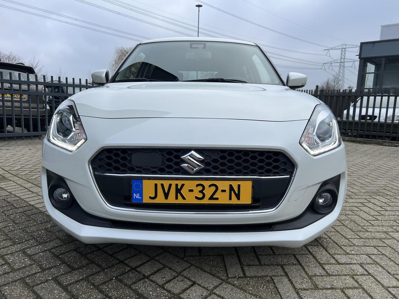 Suzuki SWIFT 1.0 Style Automaat | Climate Control | Cruise Control | Apple Carplay & Android Auto | 16"LM Velgen
