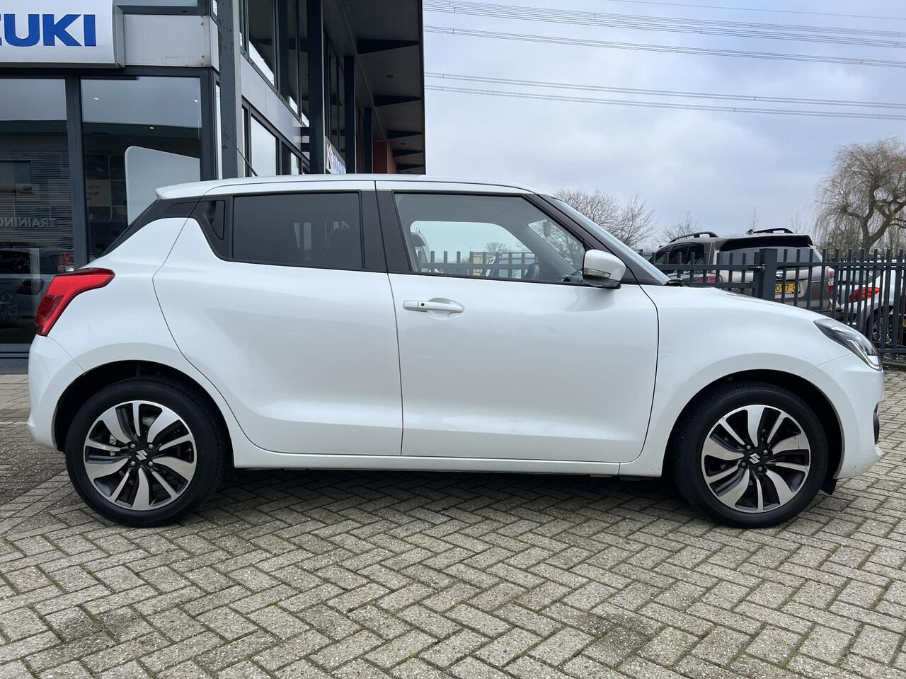 Suzuki SWIFT 1.0 Style Automaat | Climate Control | Cruise Control | Apple Carplay & Android Auto | 16"LM Velgen