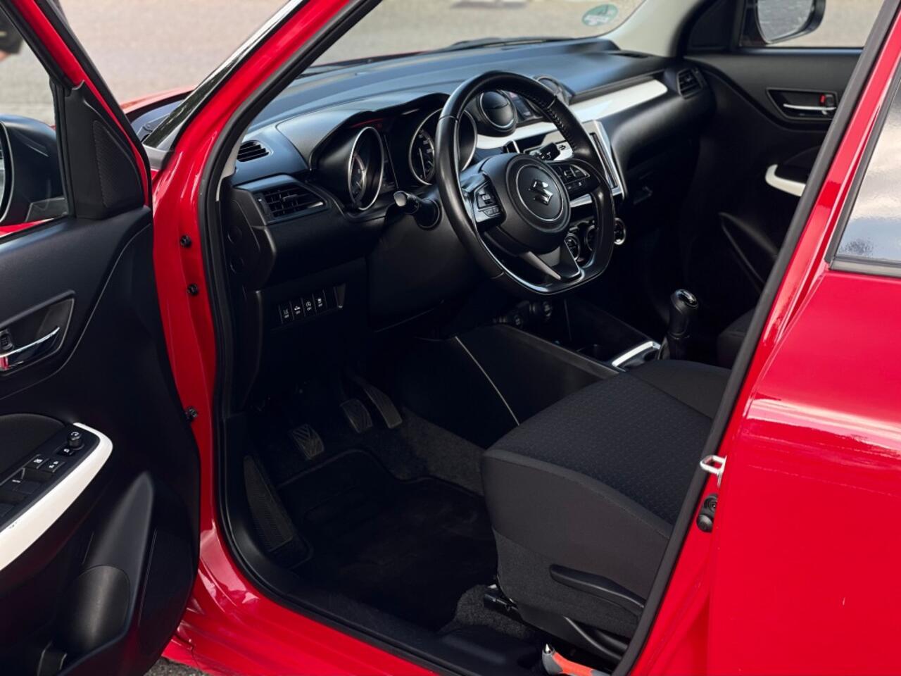 Suzuki SWIFT 1.2 STYLE CAMERA NAVI KEYLESS ADD. CRUISE