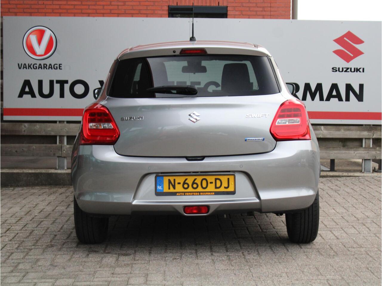 Suzuki SWIFT 1.2 Style Smart Hybrid CVT Automaat Navigatie, Cruise Control Adaptief, Stoelverwarming, Achteruitrijcamera, Parkeersensoren Achter