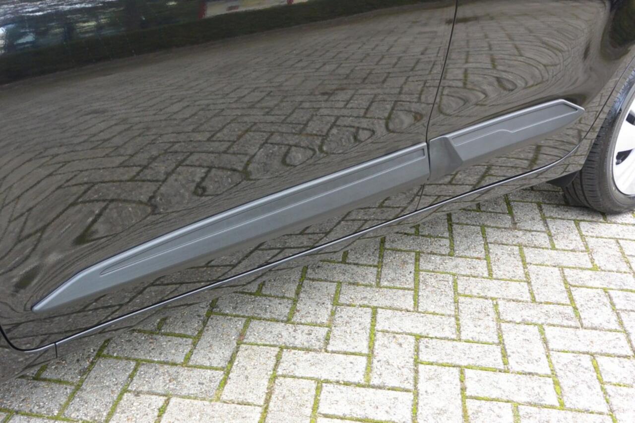 Suzuki SWIFT 1.2 Select 5-deurs Two-tone Smart Hybrid