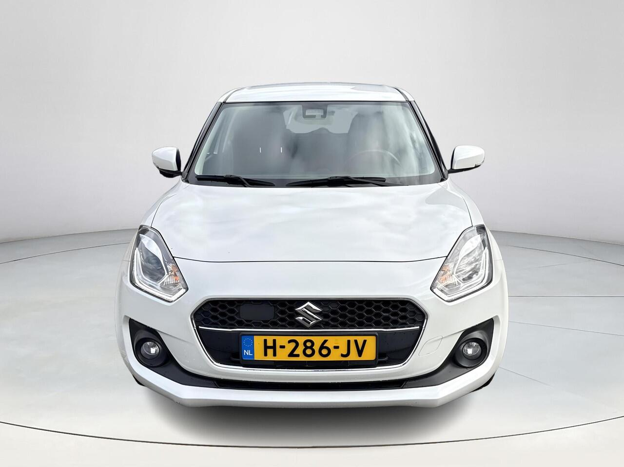 Suzuki SWIFT 1.2 Stijl Smart Hybrid **NAVIGATIE/ STOELVERWARMING/ KEYLESS/ ADAPTIEF CRUISE CONTROL/ 36 MAANDEN GARANTIE**