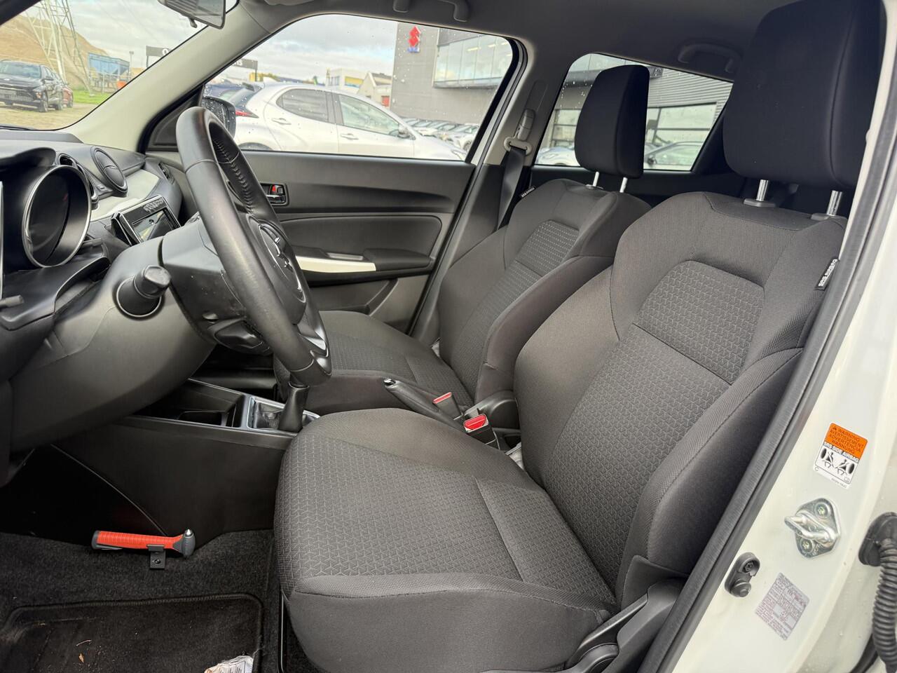 Suzuki SWIFT 1.2 Stijl Smart Hybrid **NAVIGATIE/ STOELVERWARMING/ KEYLESS/ ADAPTIEF CRUISE CONTROL/ 36 MAANDEN GARANTIE**