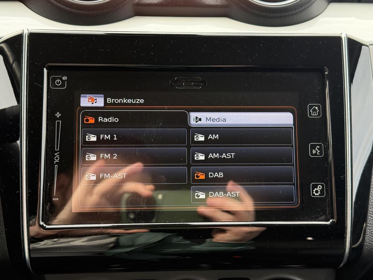 Suzuki SWIFT 1.2 Stijl Smart Hybrid **STOELVERWARING/ KEYLESS/ ADAPTIEF CRUISE CONTROL/ 36 MAANDEN GARANTIE**