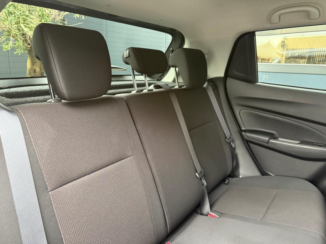 Suzuki SWIFT 1.4 Sport Smart Hybrid / Camera / Adaptive CC / Maxton onderdelen