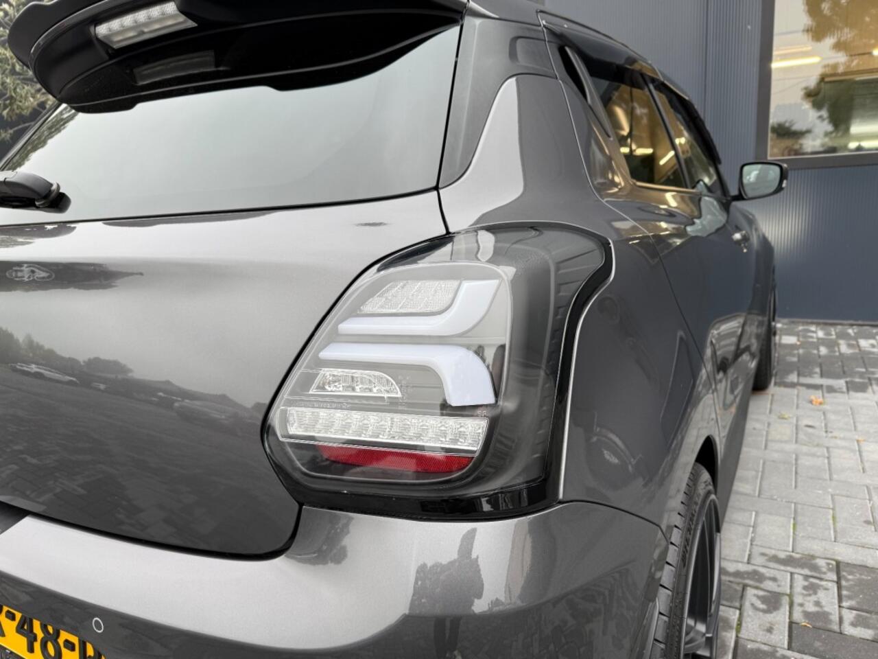 Suzuki SWIFT 1.4 Sport Smart Hybrid / Camera / Adaptive CC / Maxton onderdelen