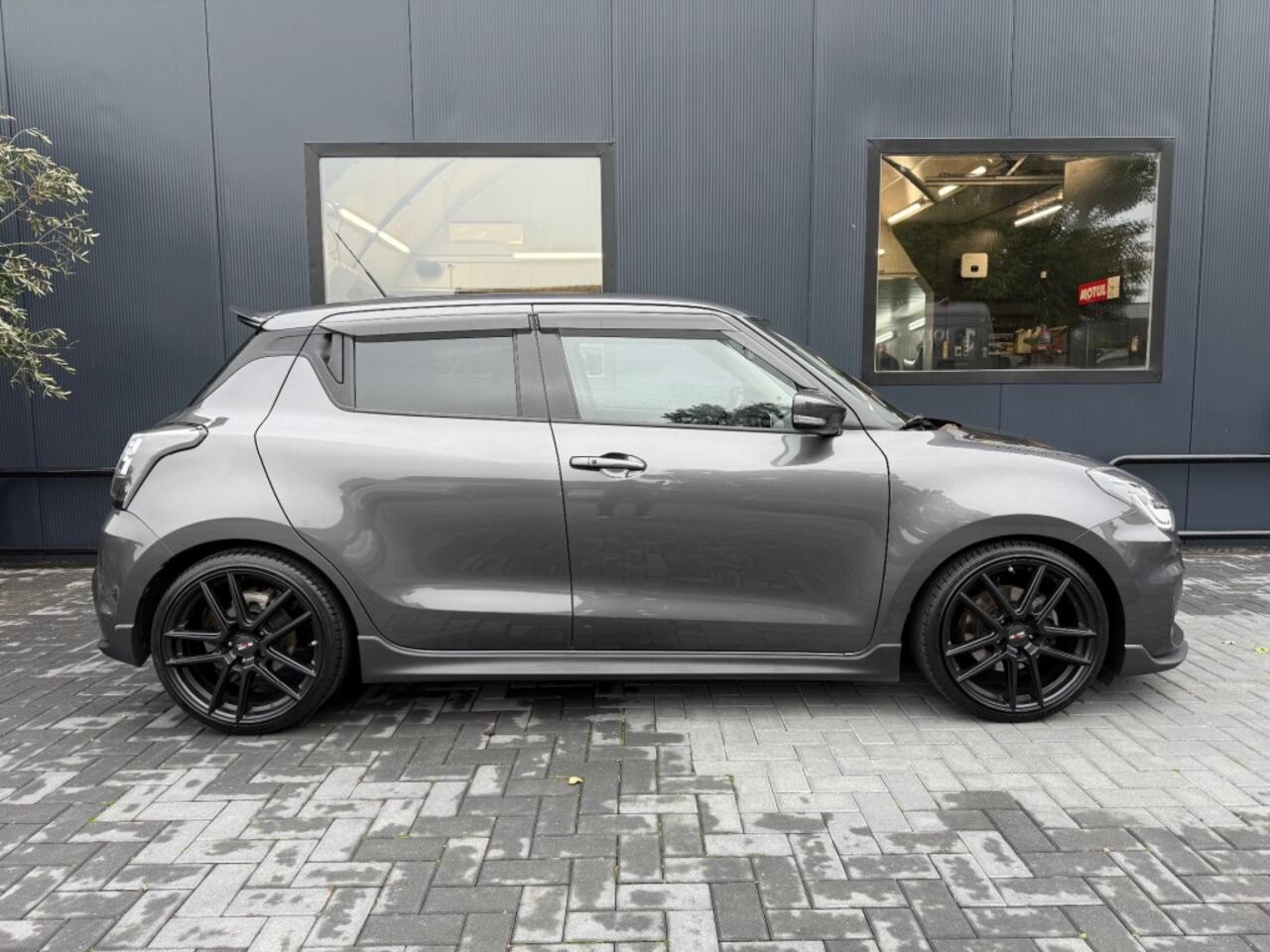 Suzuki SWIFT 1.4 Sport Smart Hybrid / Camera / Adaptive CC / Maxton onderdelen