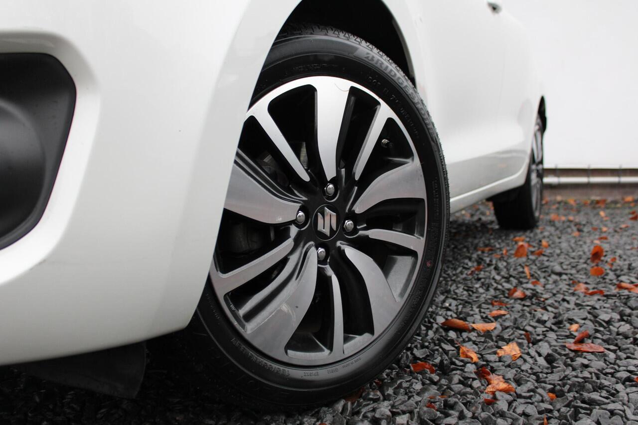 Suzuki SWIFT 1.2 Stijl Smart Hybrid Navigatie, 1e Eigenaar, Dealeronderhouden, Style uitvoering!!