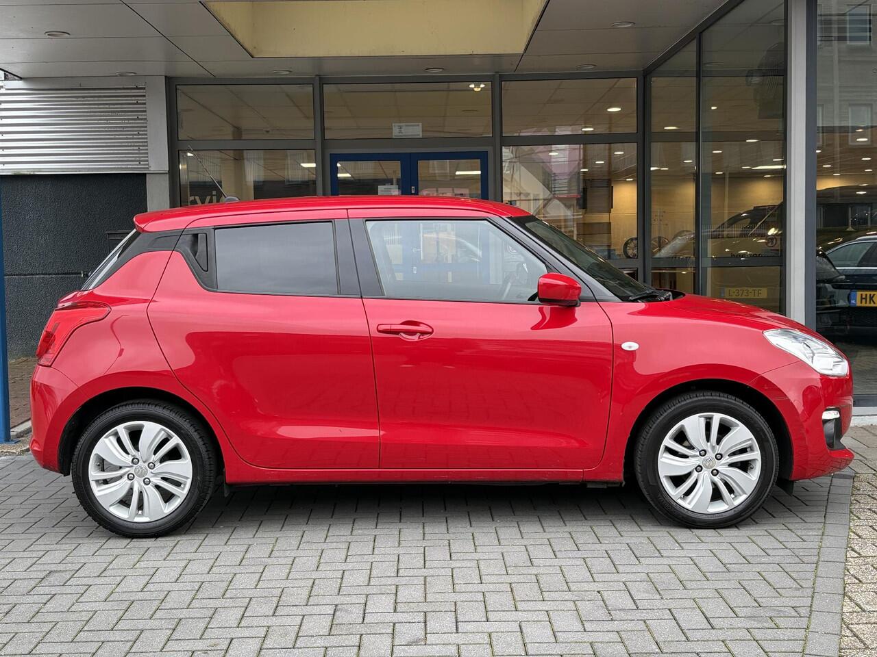 Suzuki SWIFT 1.2 Select Smart Hybrid | Multimedia scherm | Stoelverwarming | Camera | Airco | Carplay |