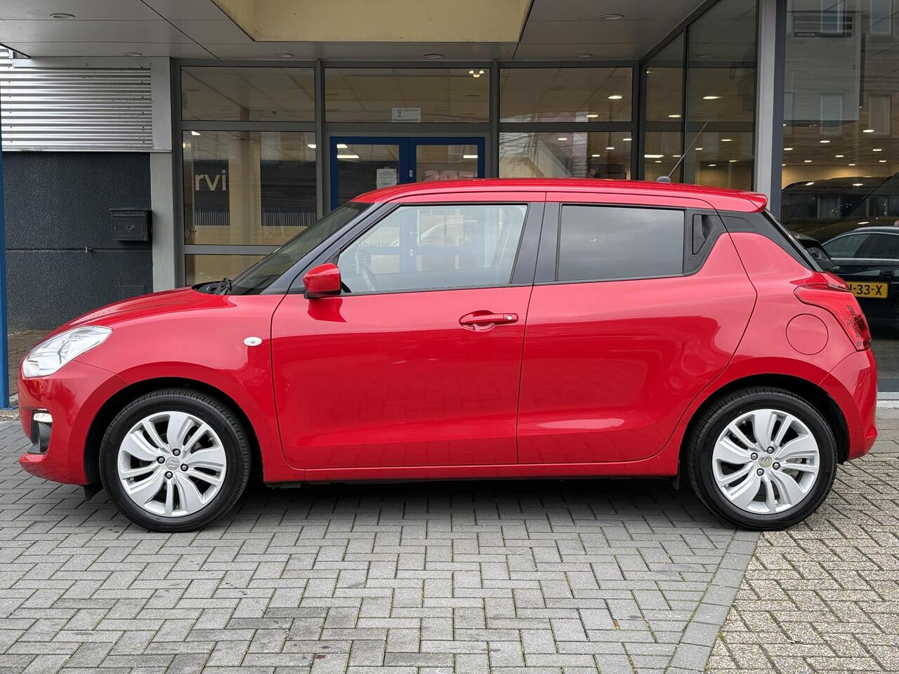 Suzuki SWIFT 1.2 Select Smart Hybrid | Multimedia scherm | Stoelverwarming | Camera | Airco | Carplay |