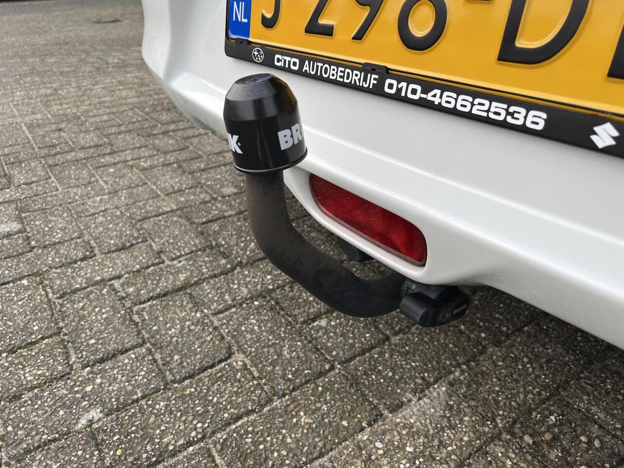 Suzuki SWIFT 1.2 Stijl Smart Hybrid | Trekhaak | Climate Control | Adaptieve Cruise Control | Apple Carplay & Android Auto | Meest Luxe Uitvoering