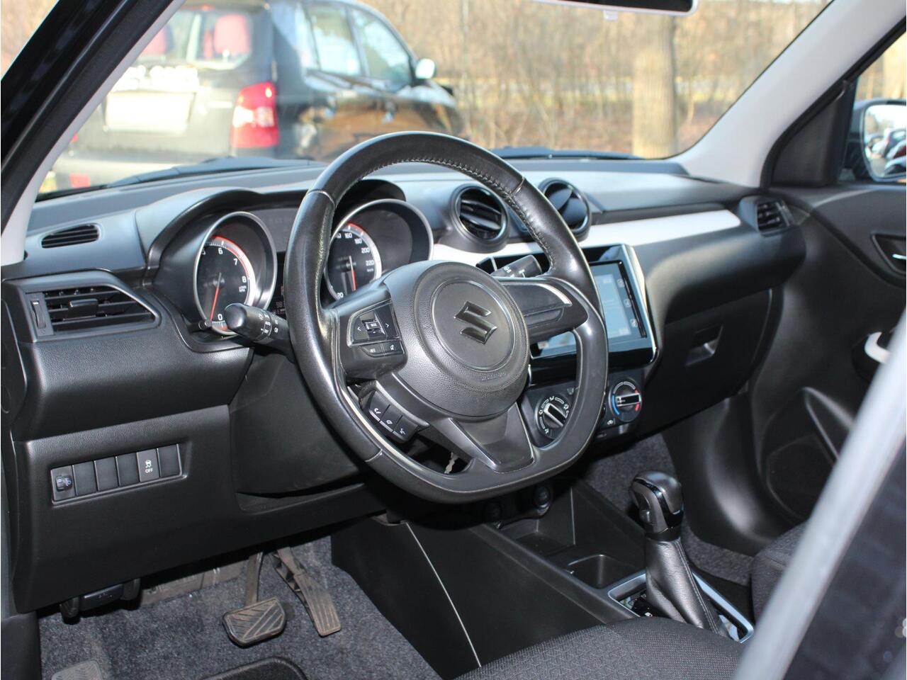 Suzuki SWIFT 1.2 Select CVT Automaat Carplay/Android Auto, Stoelverwarming, Achteruitrijcamera, Bluetooth