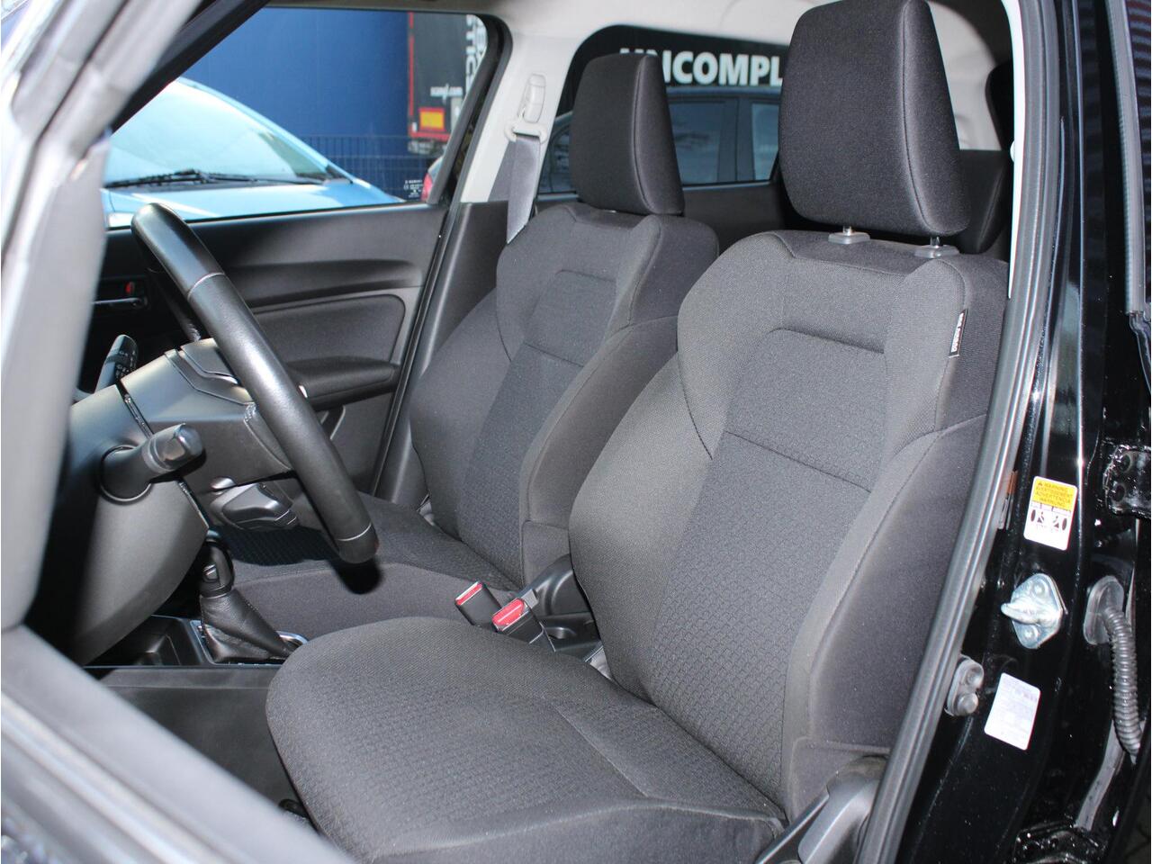 Suzuki SWIFT 1.2 Select CVT Automaat Carplay/Android Auto, Stoelverwarming, Achteruitrijcamera, Bluetooth