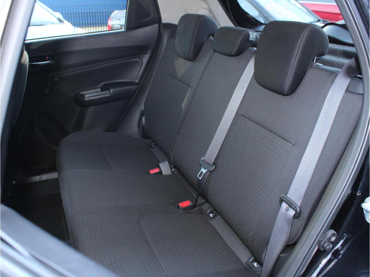 Suzuki SWIFT 1.2 Select CVT Automaat Carplay/Android Auto, Stoelverwarming, Achteruitrijcamera, Bluetooth