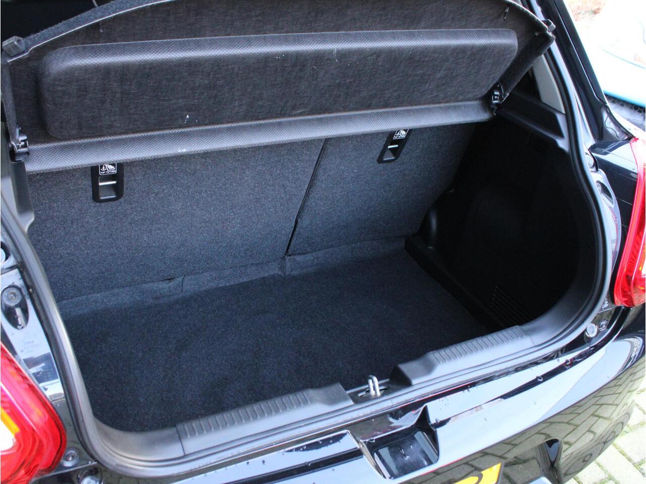 Suzuki SWIFT 1.2 Select CVT Automaat Carplay/Android Auto, Stoelverwarming, Achteruitrijcamera, Bluetooth