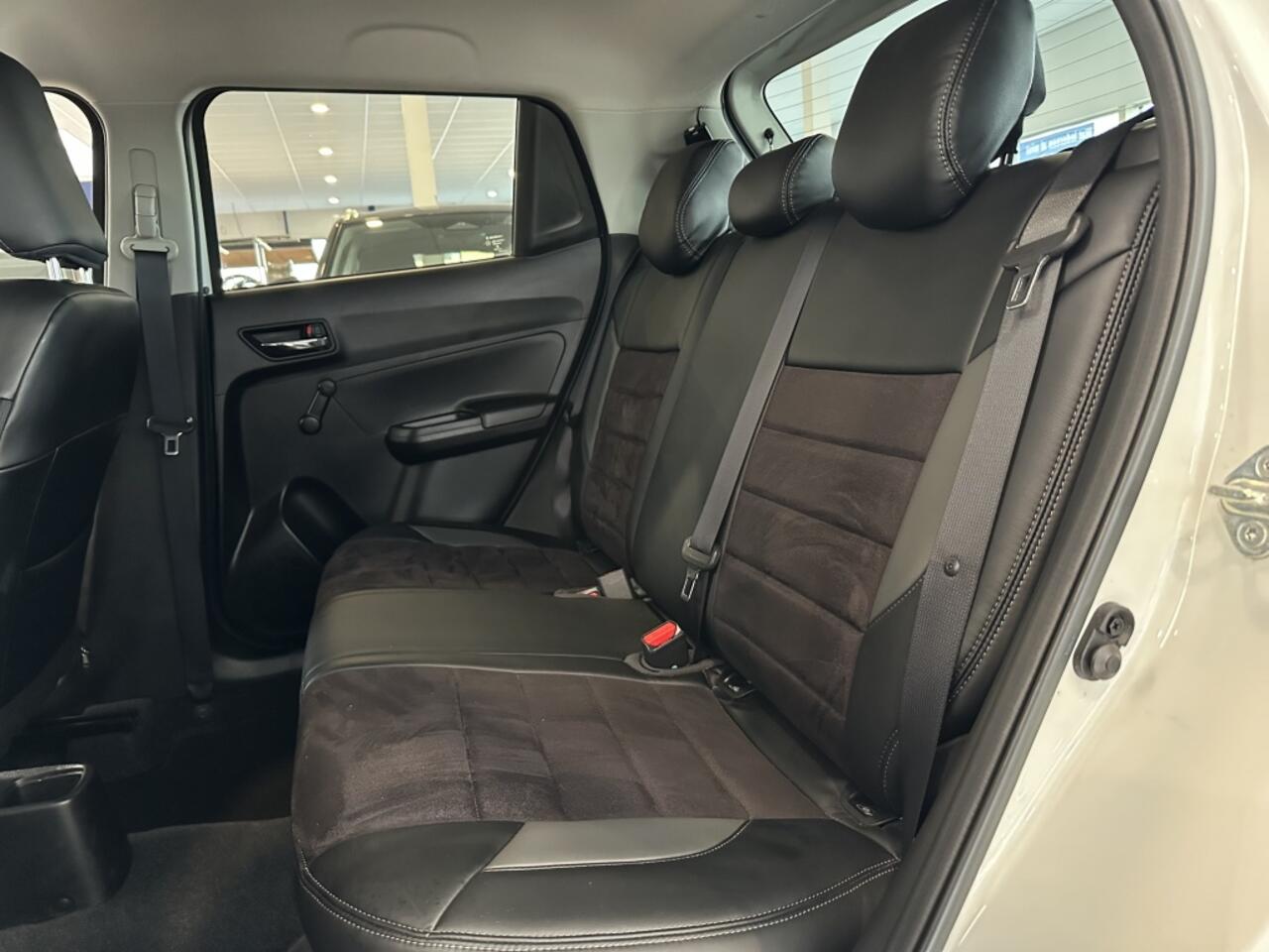 Suzuki SWIFT 1.2 Select [ ALL-SEASON BANDEN I 100% ONDERHOUDEN I DEALER ONDER