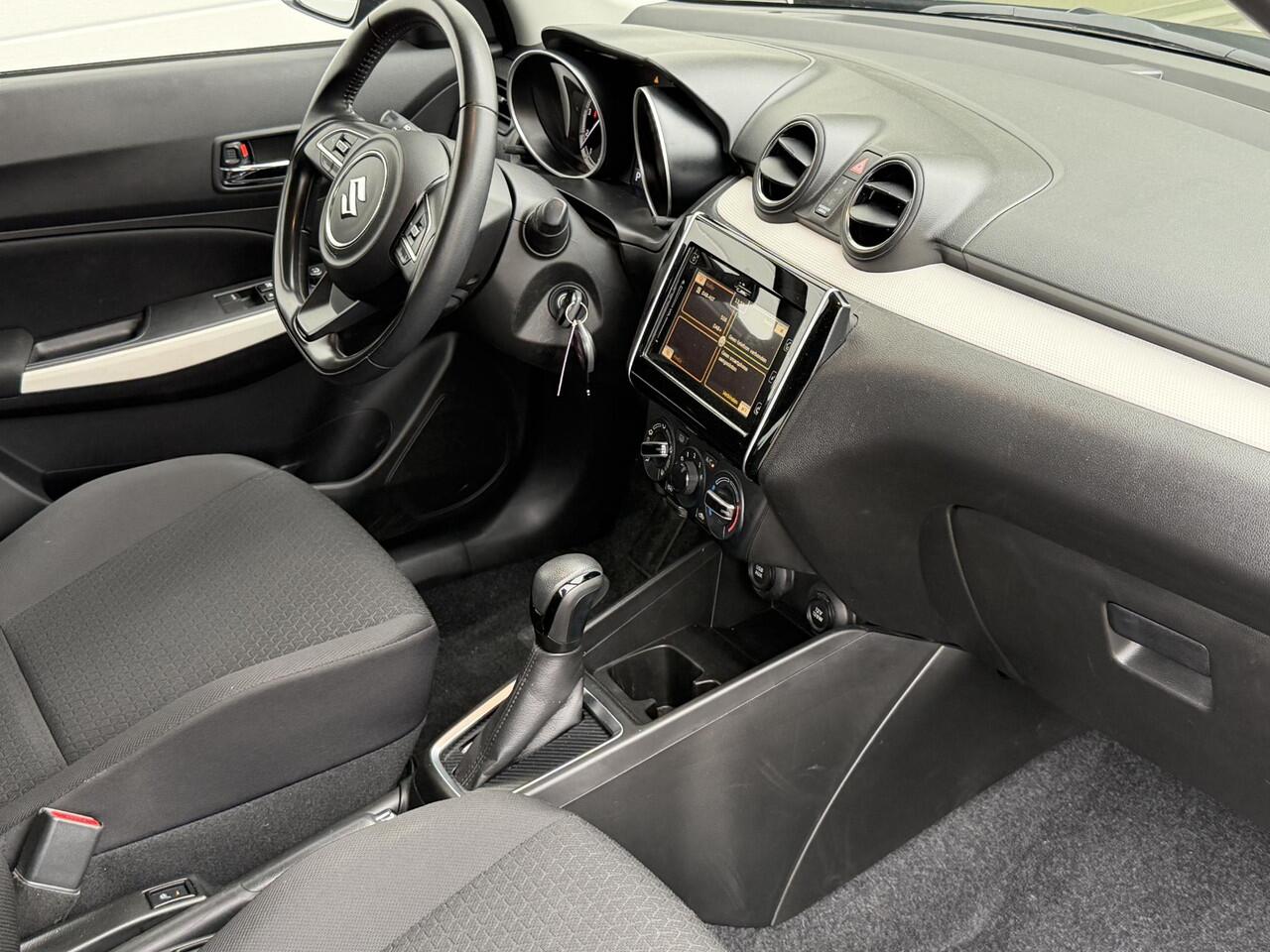 Suzuki SWIFT 1.2 Select Smart Hybrid / Navi / Camera / Adaptive Cruise / Stoelverwarming / Carplay