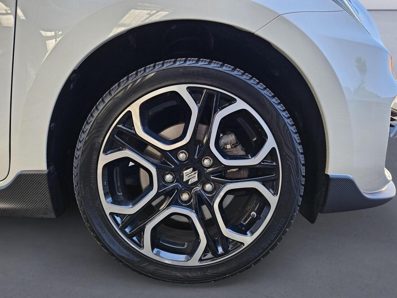 Suzuki SWIFT 1.4 Sport Smart Hybrid 140PK/Apple Carplay/Adaptive Cruise&Clima Control/Parkeersens./Camera/Sportstoelen/(MET GARANTIE*)