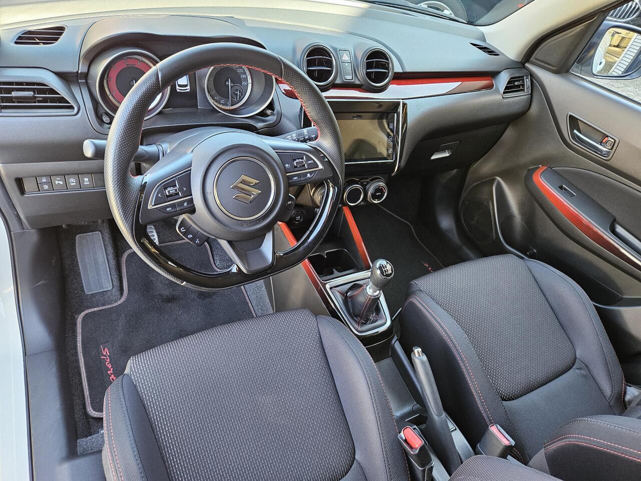 Suzuki SWIFT 1.4 Sport Smart Hybrid 140PK/Apple Carplay/Adaptive Cruise&Clima Control/Parkeersens./Camera/Sportstoelen/(MET GARANTIE*)