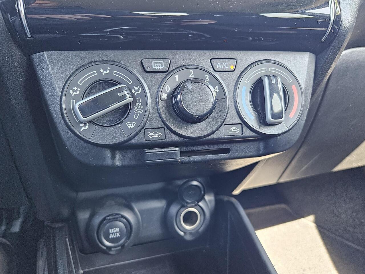 Suzuki SWIFT 1.2 Select Smart Hybrid // NAP