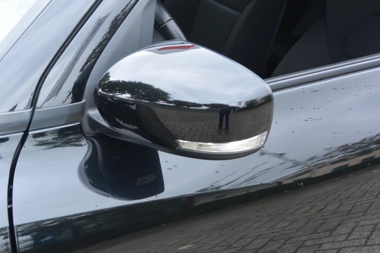 Suzuki SWIFT 1.2 Style AUTOMAAT 5-deurs Two-tone Spoiler/Navigatie/camera