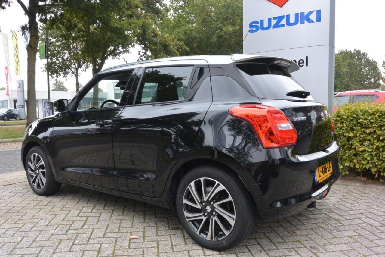 Suzuki SWIFT 1.2 Style AUTOMAAT 5-deurs Two-tone Spoiler/Navigatie/camera