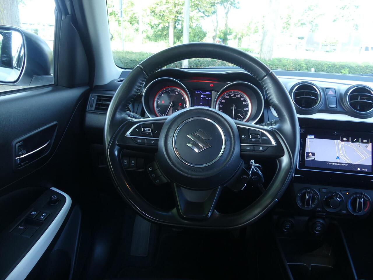 Suzuki SWIFT 1.2 Select Smart Hybrid Trekhaak, Cruise Control, Apple Carplay, Android Auto, Navigatie, Achterspoiler