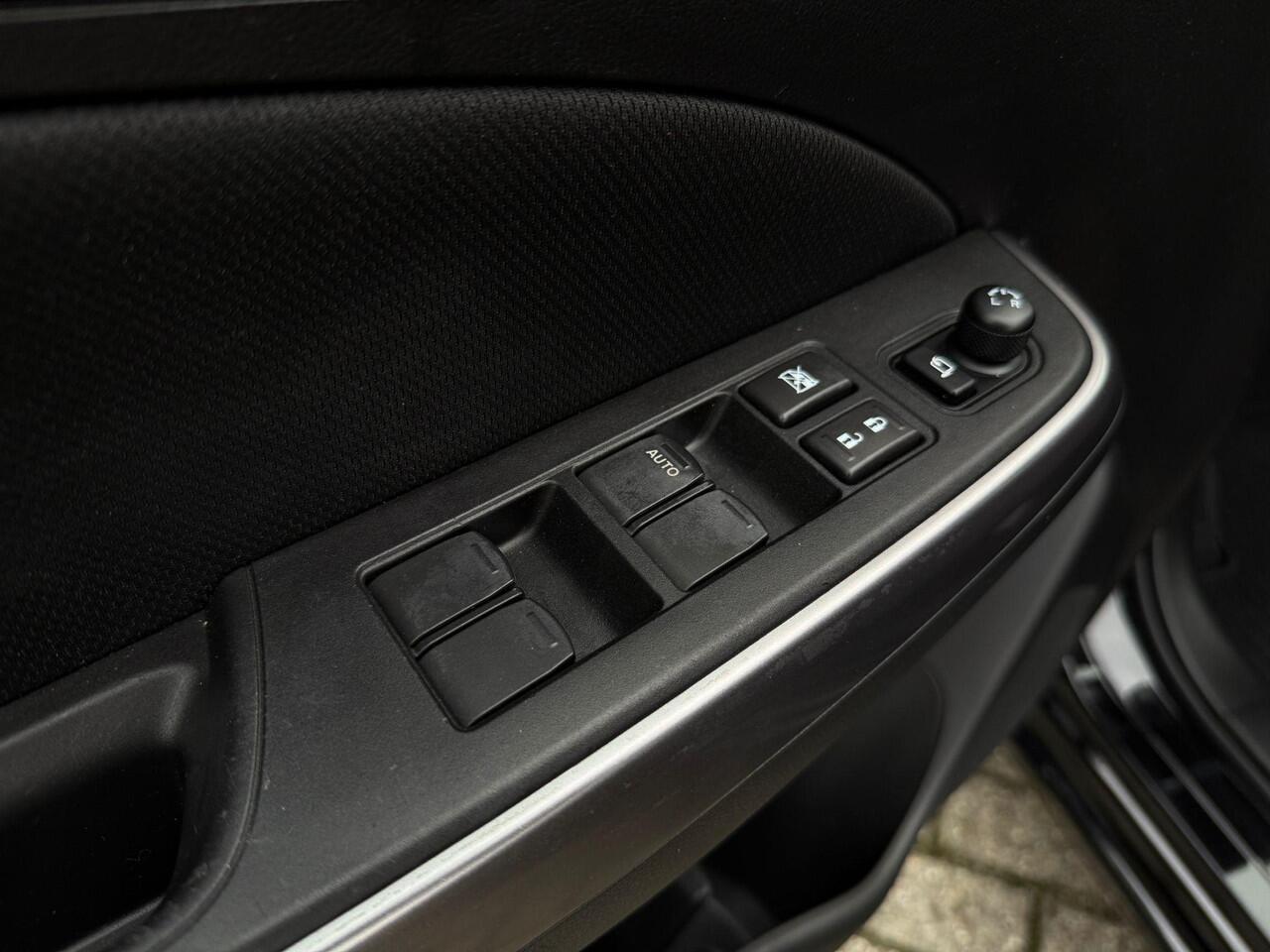 Suzuki SWIFT 1.2 Style Smart Hybrid | Automaat | Keyless | Clima | Cruise | Navi | 10 JAAR GARANTIE!!