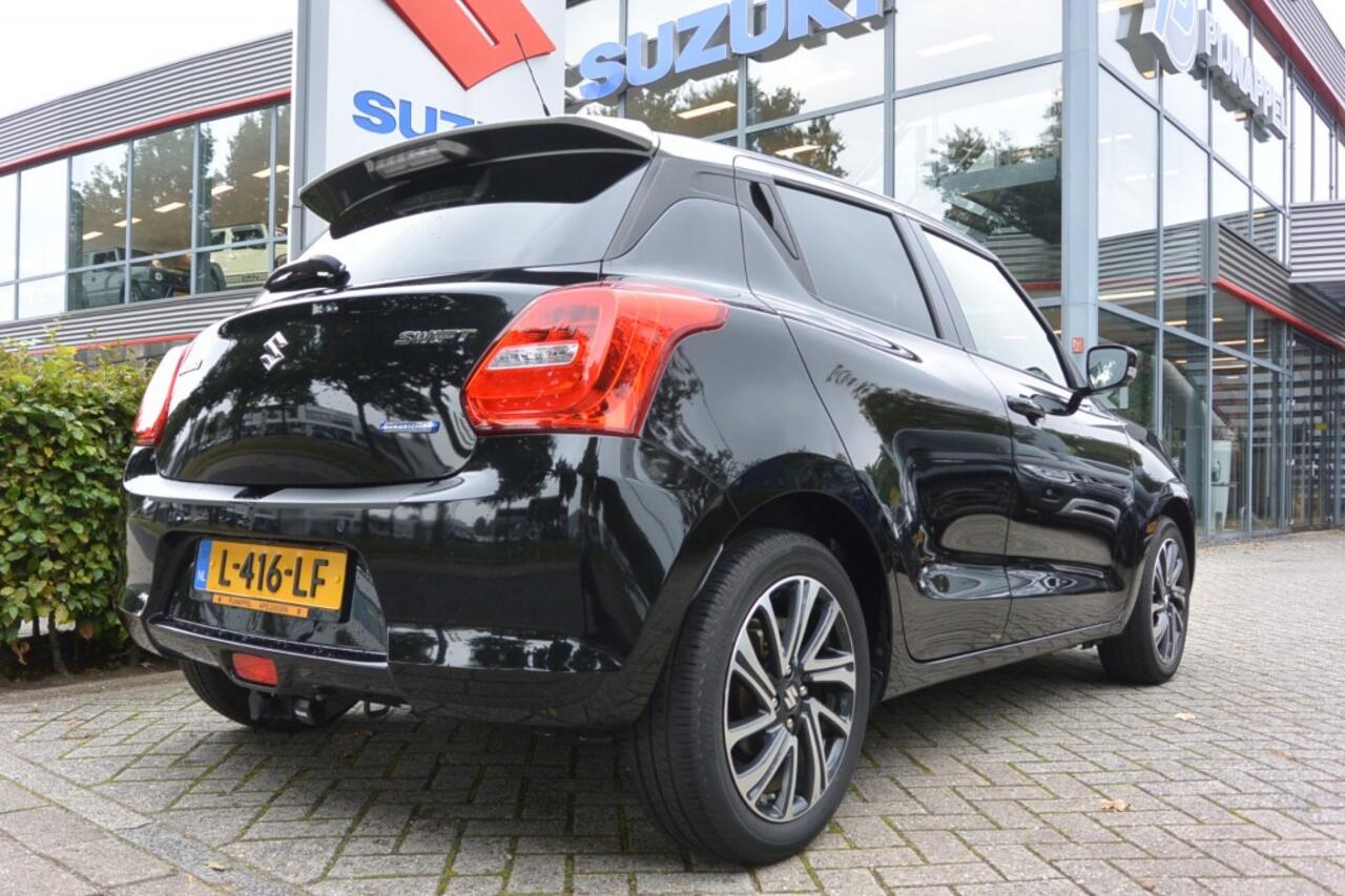 Suzuki SWIFT 1.2 Style AUTOMAAT 5-deurs Two-tone Spoiler/Navigatie/camera