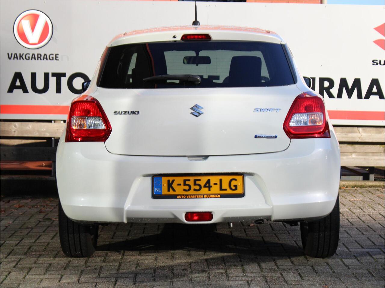 Suzuki SWIFT 1.2 Select Smart Hybrid Achteruitrijcamera, Stoelverwarming, DAB Radio, Apple Carplay/Android Auto