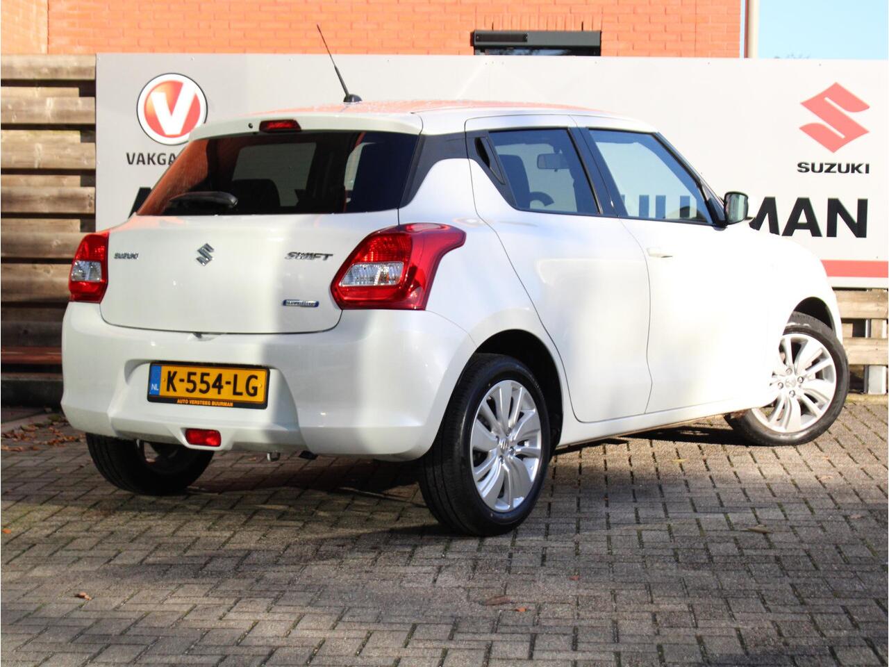 Suzuki SWIFT 1.2 Select Smart Hybrid Achteruitrijcamera, Stoelverwarming, DAB Radio, Apple Carplay/Android Auto