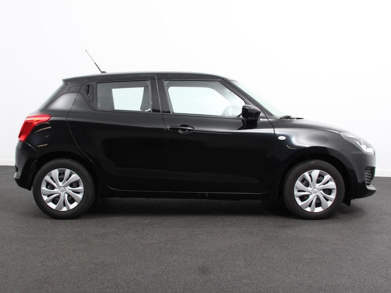 Suzuki SWIFT 1.2 Club Smart Hybrid | Navigatie | Apple Carplay/Android Auto | Airco | Cruise Control | Lichtmetalen velgen