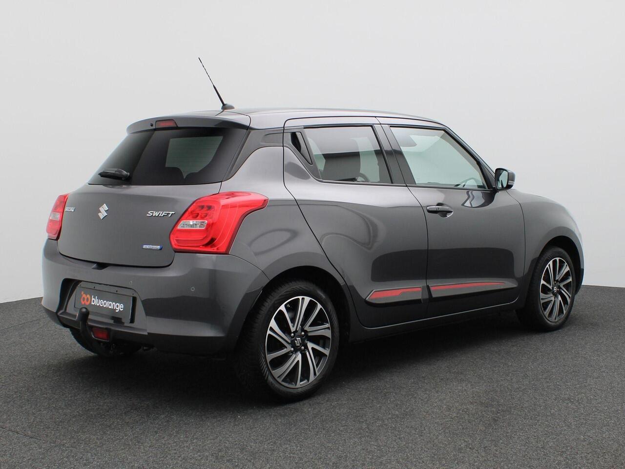 Suzuki SWIFT 1.2 Style Smart Hybrid 83PK Aut. Trekhaak, Keyless, Achteruitrijcamera, Clima, Adaptieve Cruise Controle, Side Assist, 16" LM Velgen, Stoelverwarming