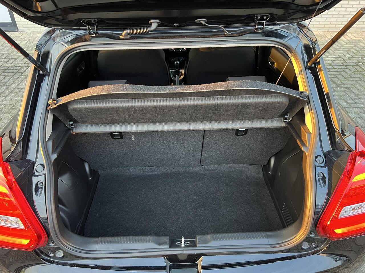 Suzuki SWIFT 1.2 Select Smart Hybrid | Apple Carplay & Android Auto | Airco | 16" LM Velgen | Adaptieve Cruise Control