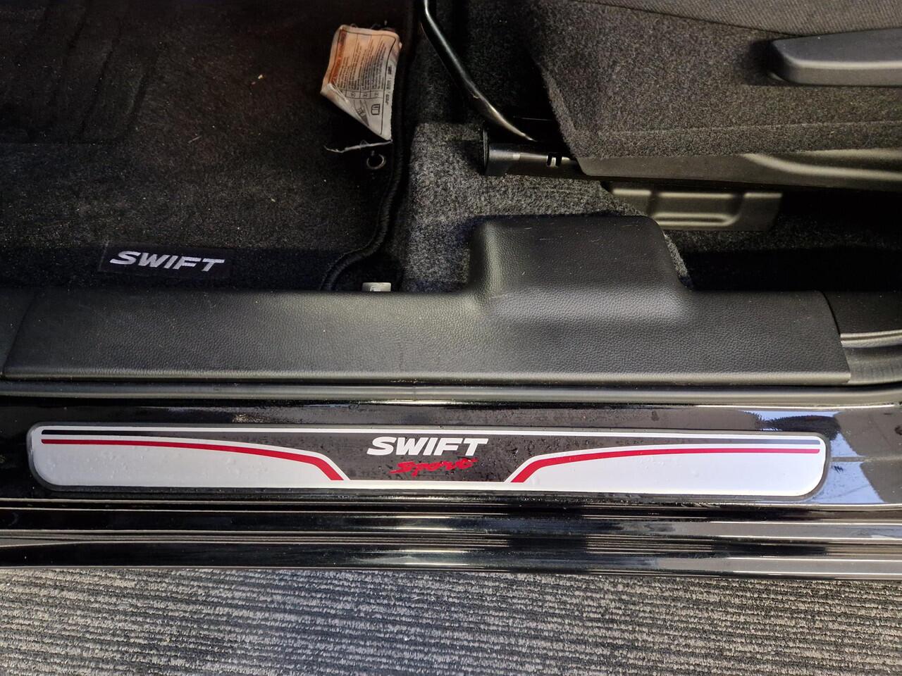 Suzuki SWIFT 1.2 Select Smart Hybrid | 16.000 KM!!! | Spoiler | Camera | RIJKLAARPRIJS!