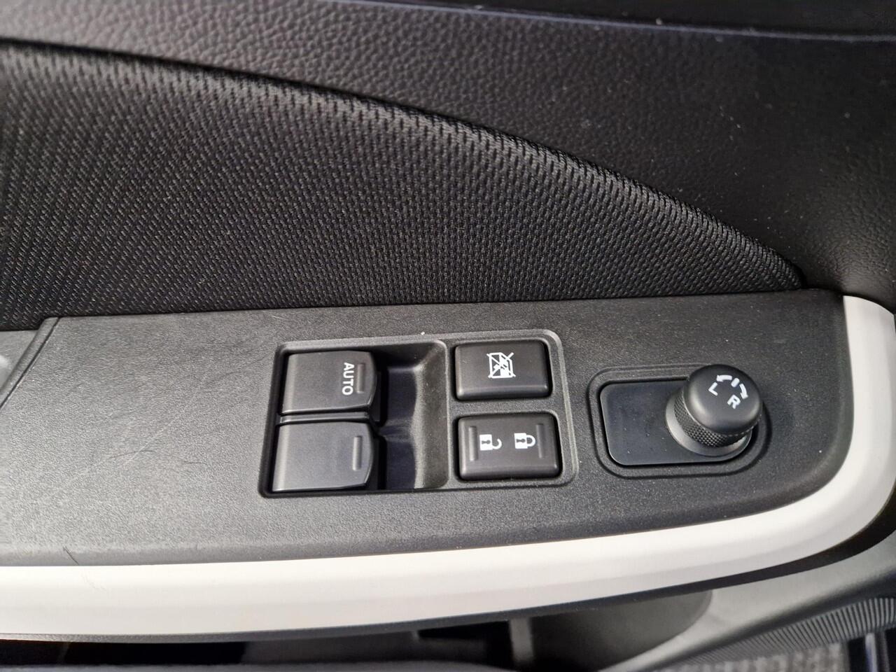 Suzuki SWIFT 1.2 Select Smart Hybrid | 16.000 KM!!! | Spoiler | Camera | RIJKLAARPRIJS!