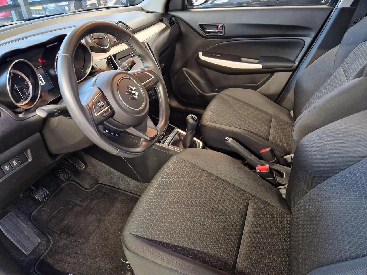 Suzuki SWIFT 1.2 Select Smart Hybrid | 16.000 KM!!! | Spoiler | Camera | RIJKLAARPRIJS!