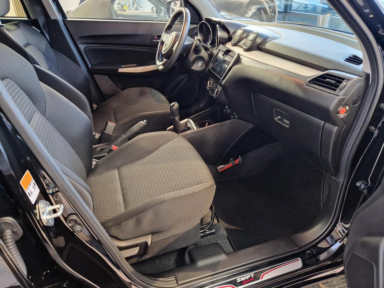 Suzuki SWIFT 1.2 Select Smart Hybrid | 16.000 KM!!! | Spoiler | Camera | RIJKLAARPRIJS!