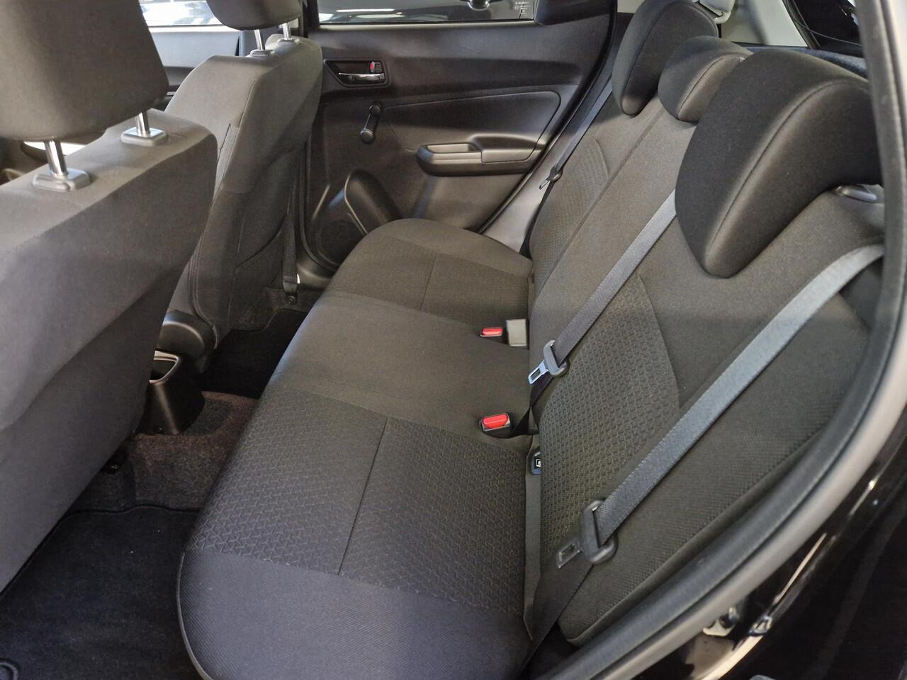 Suzuki SWIFT 1.2 Select Smart Hybrid | 16.000 KM!!! | Spoiler | Camera | RIJKLAARPRIJS!