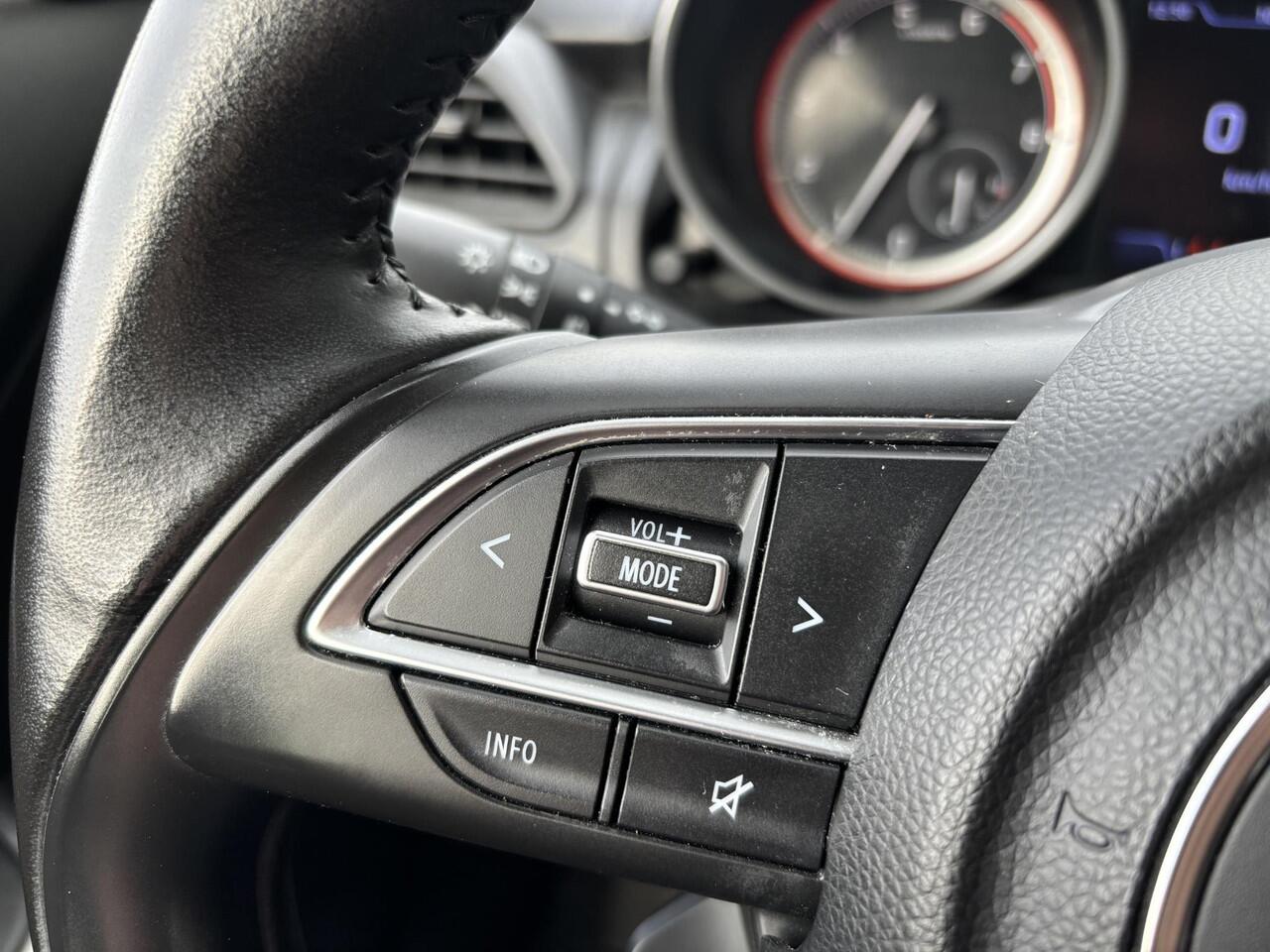 Suzuki SWIFT 1.2 Style Smart Hybrid Allseasonbanden/Navi/Clima