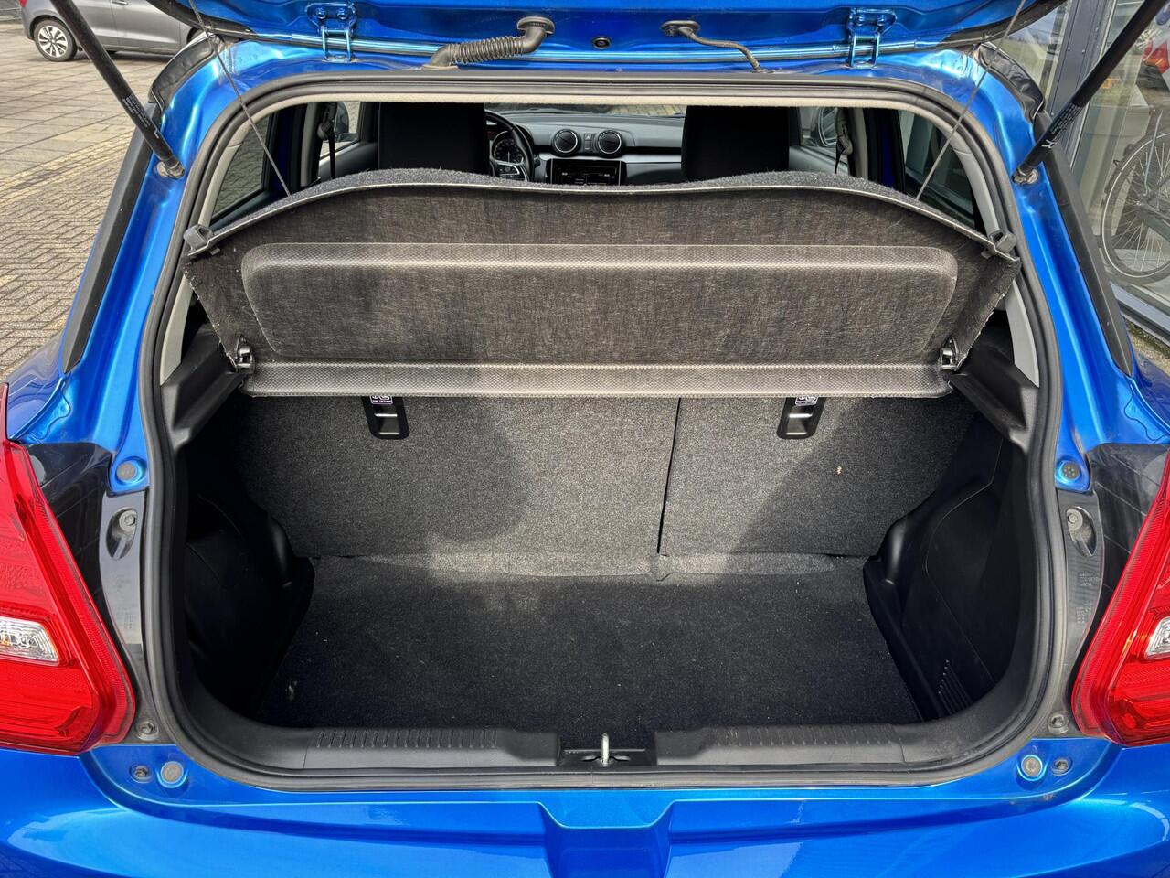 Suzuki SWIFT 1.2 Style Smart Hybrid Allseasonbanden/Navi/Clima