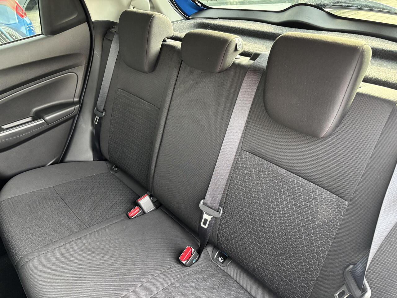 Suzuki SWIFT 1.2 Style Smart Hybrid Allseasonbanden/Navi/Clima