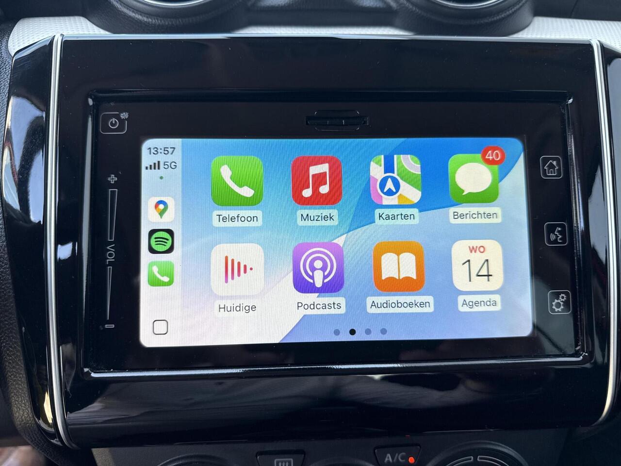 Suzuki SWIFT 1.2 Select Smart Hybrid **NAVIGATIE/ DODEHOEK DETECTIE/ STOELVERWARMING/ 36 MAANDEN GARANTIE**